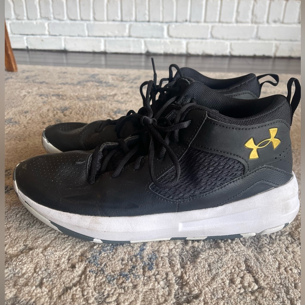 Under Armour Men’s Basketball Shoes Size 11